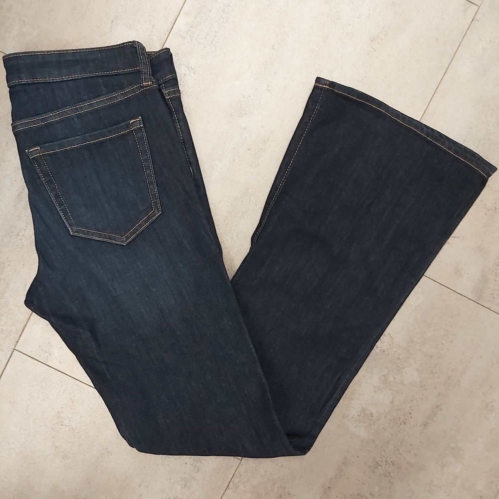 Gap mid rise flare dark wash jeans size 27